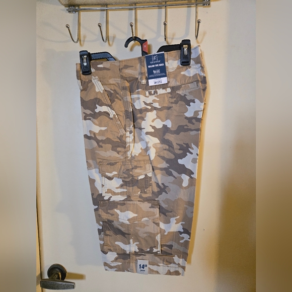 George Men's Beige Camouflage Cargo Shorts - NWT - Picture 4 of 7